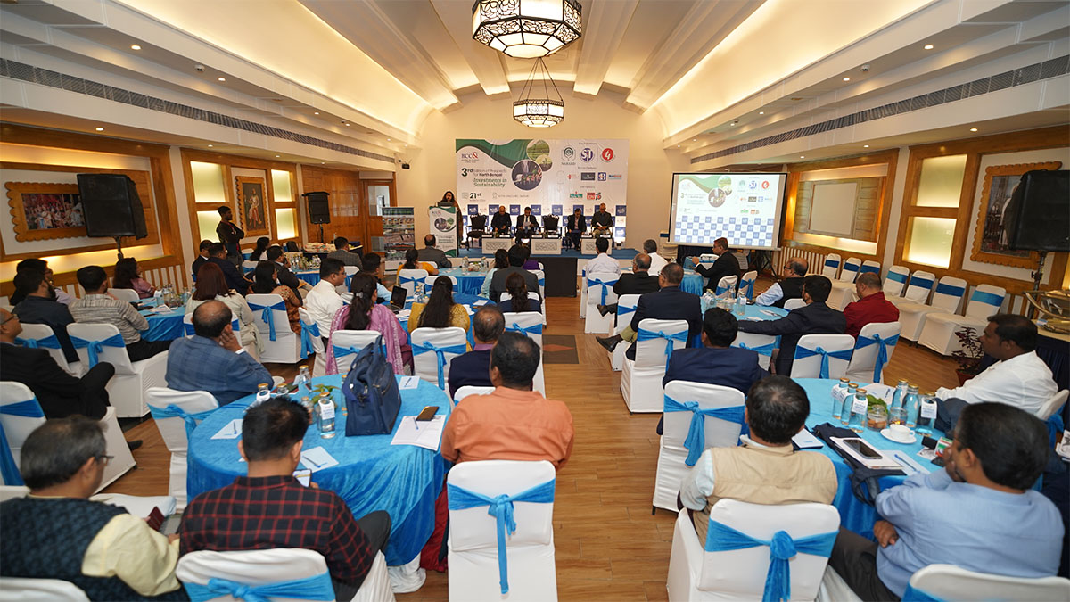  Distinguished participants.