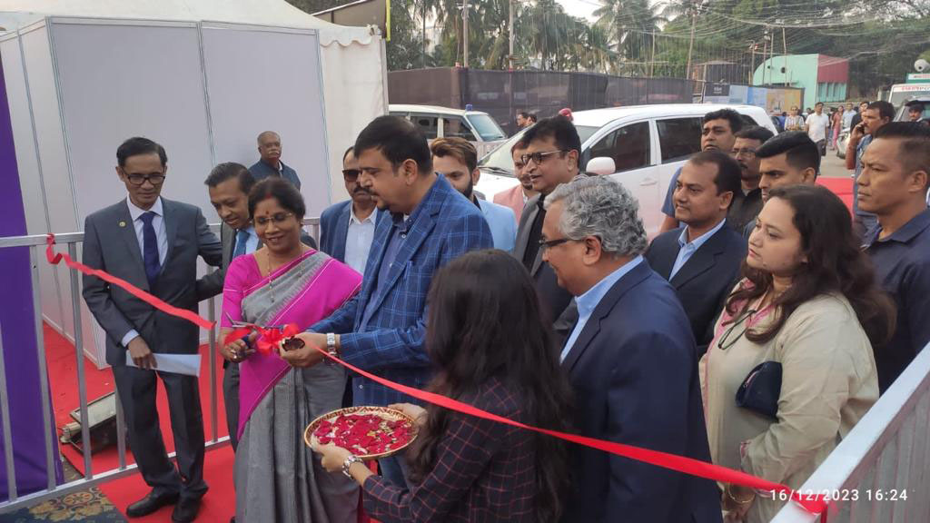  Ribbon cutting ceremony L-R  Mr Tim Moe