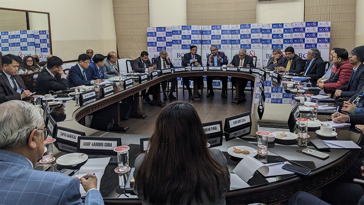 Mr. Gautam Ray, President, The Bengal Chamber of Commerce & Industry & President - Corporate, RPSG Group addressing the delegates from Myanmar.