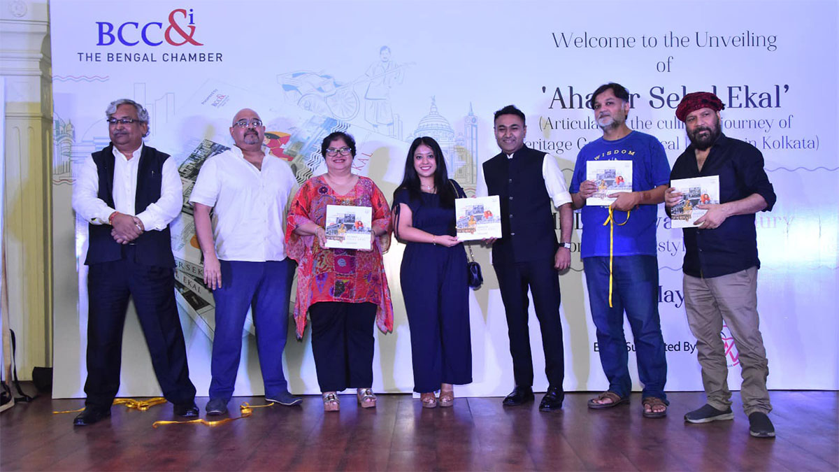 Representatives from Saldanha Bakery along with other dignitaries.