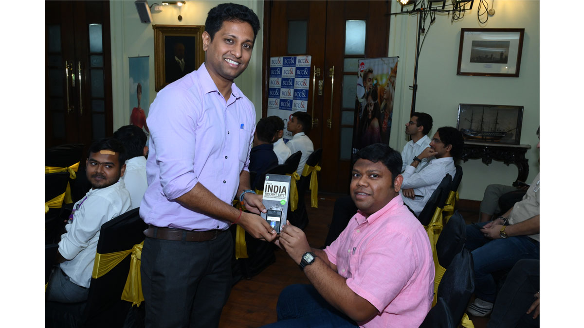 Audience Prize being handed over by Mr. Bikramjit Saha, Sr. Executive, BCC&I