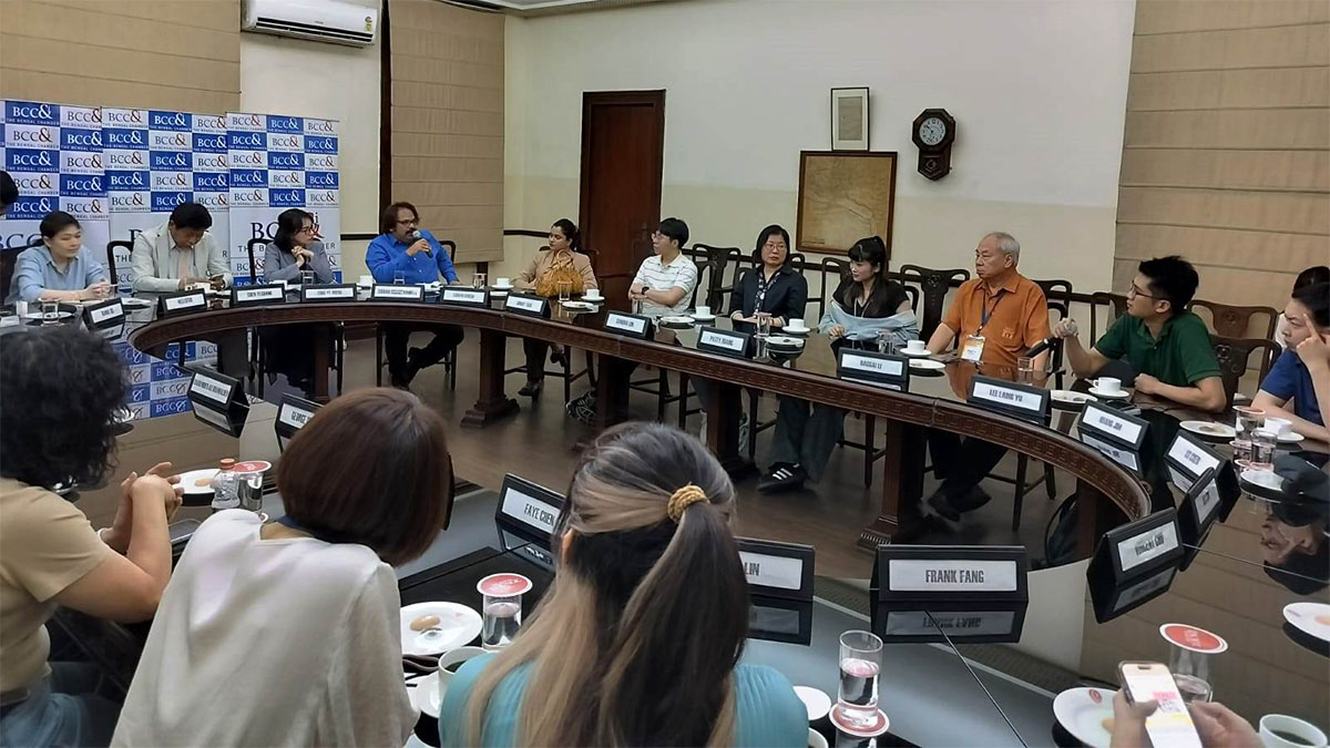 The Meeting in progress with Mr Arnab Chakraborty, Director, The Bengal Chamber of Commerce and Industry. 